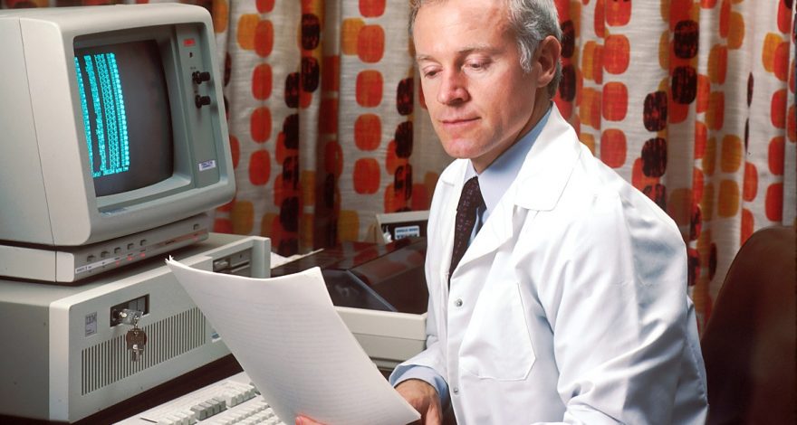 Use flashback data archive instead of journaling tables